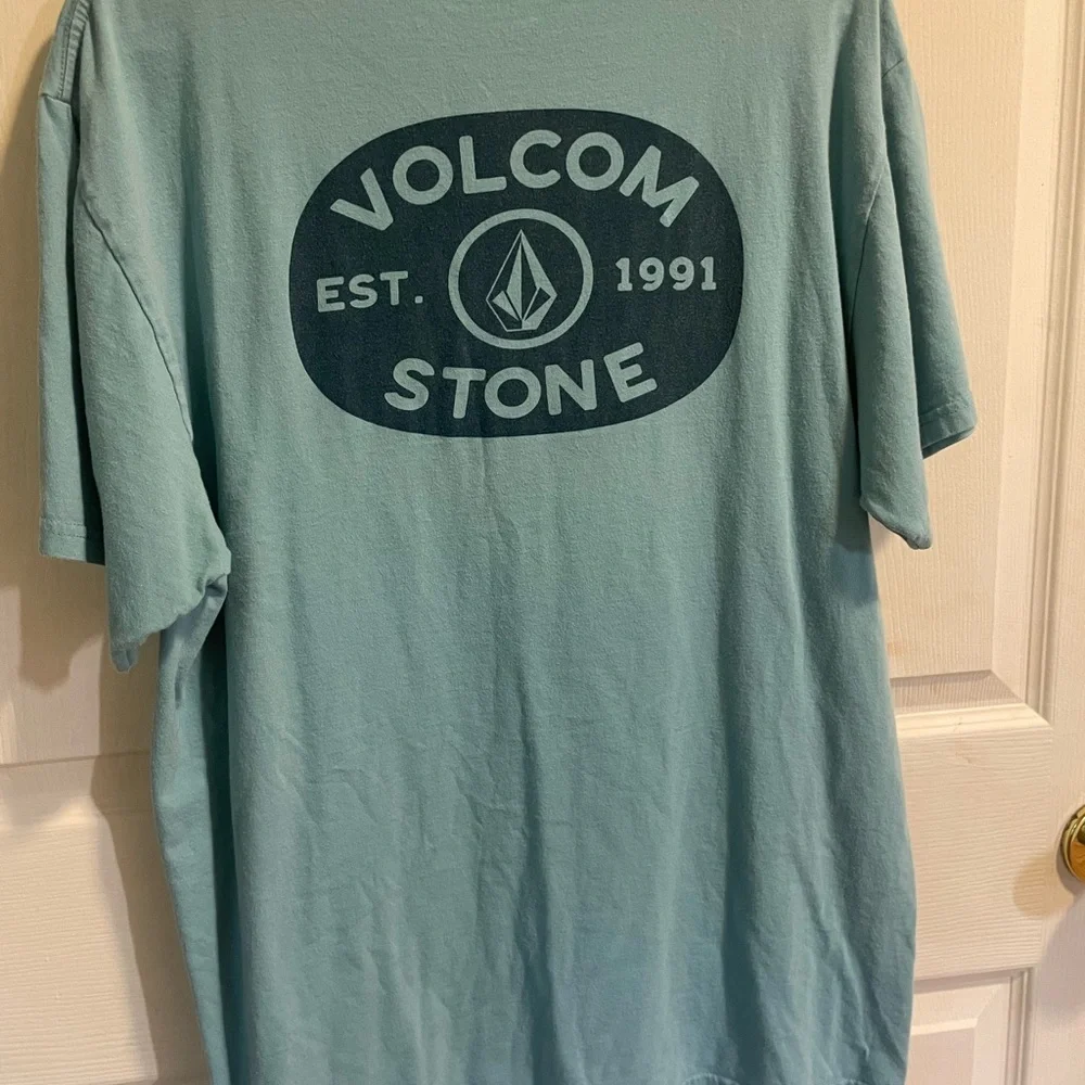 Volcom Men's T-Shirt - Picture 4 of 4